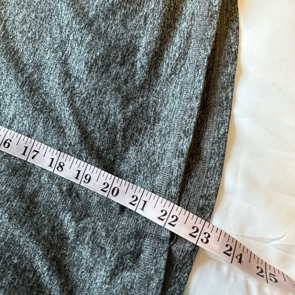 Strut This Heather Gray Stretchy Shelf Bra Cross Back Tank Top EUC - Picture 8 of 8